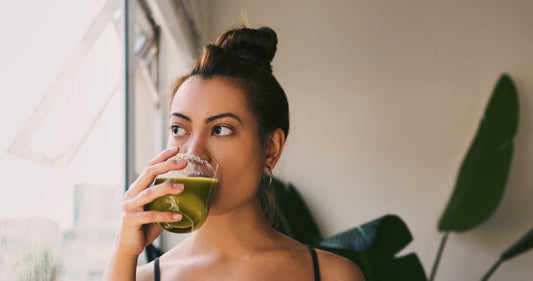 woman doing a detox